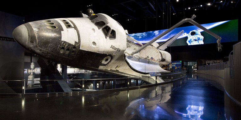 Space Shuttle Atlantis.jpg